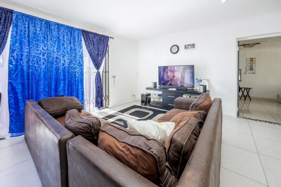 2 Bedroom Property for Sale in Rustdal Western Cape